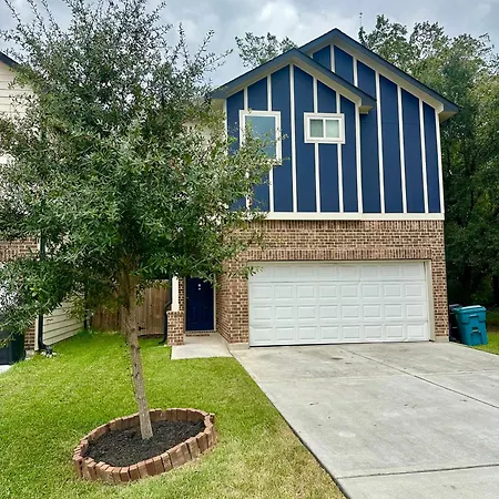 Urban Escape Near Downtown, Nrg, Med Center & Galleria!